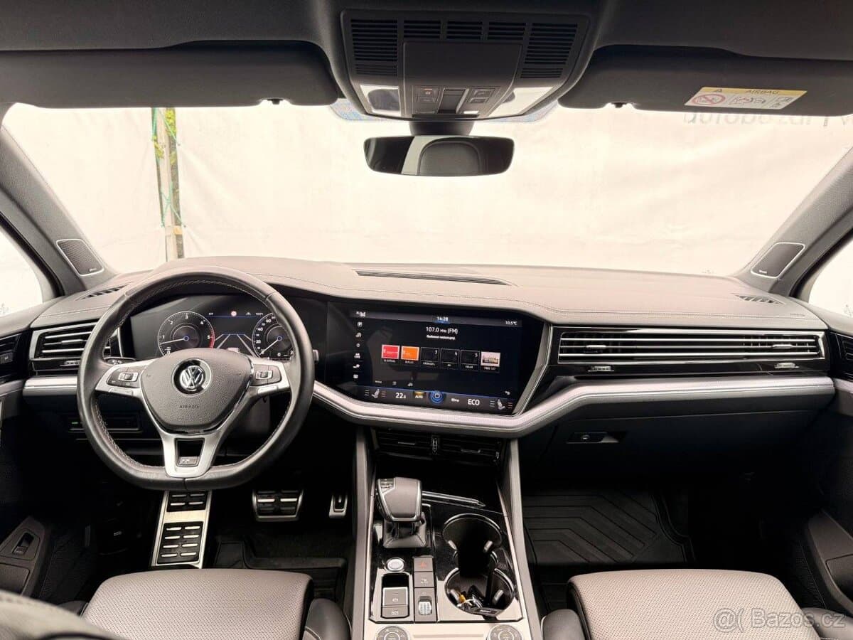 2020 Volkswagen TOUAREG - 15