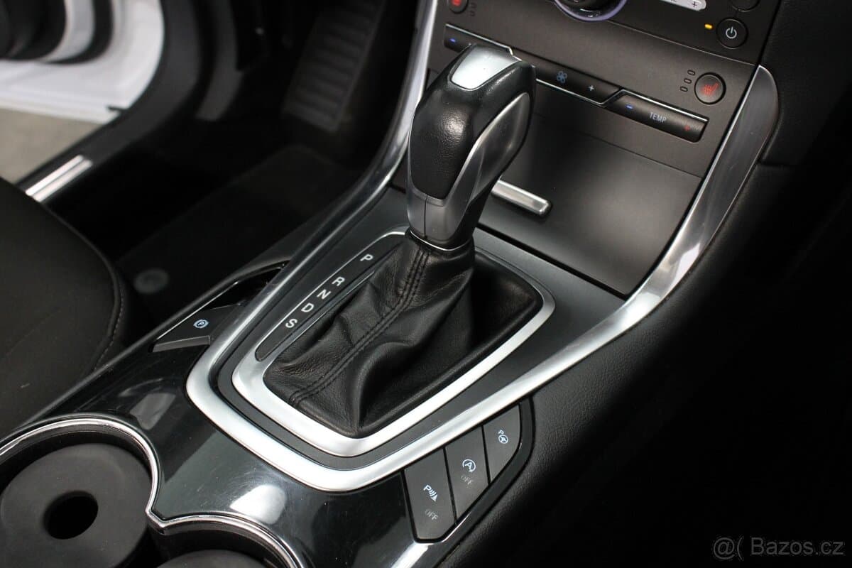 2015 Ford GALAXY - 15