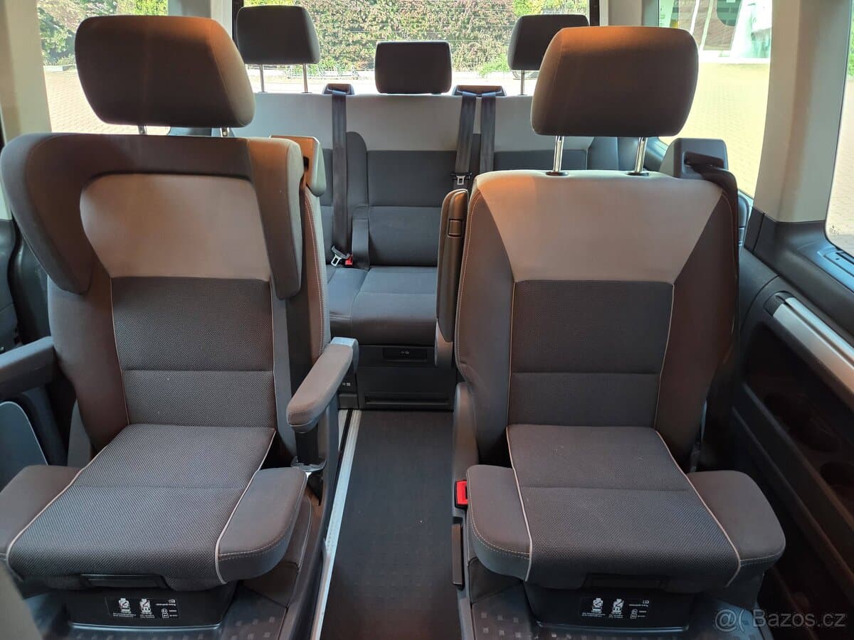 2010 Volkswagen MULTIVAN - 15