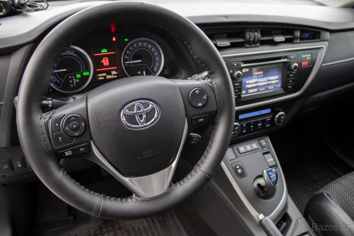 2014 Toyota AURIS - 15