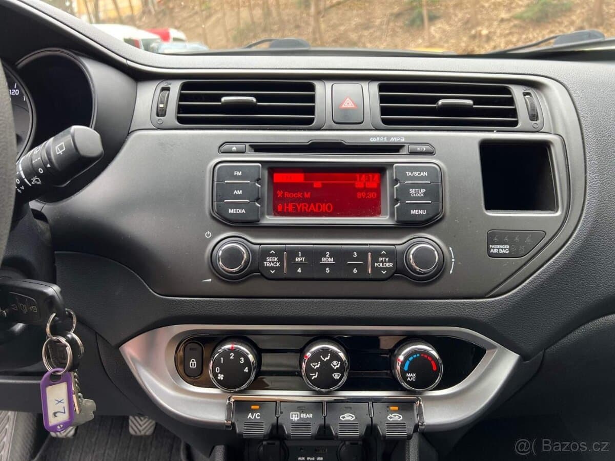 2011 Kia RIO - 15