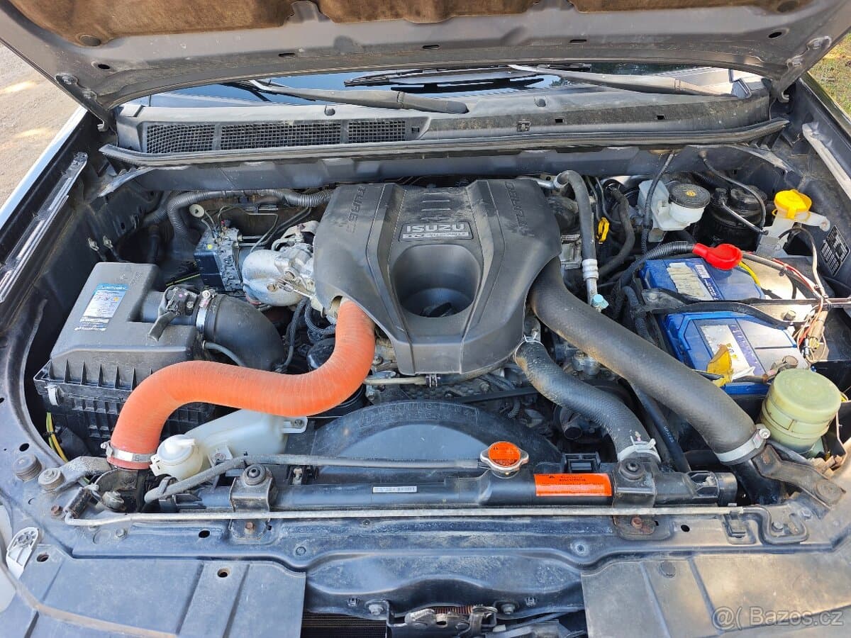 2015 Isuzu D-MAX - 15