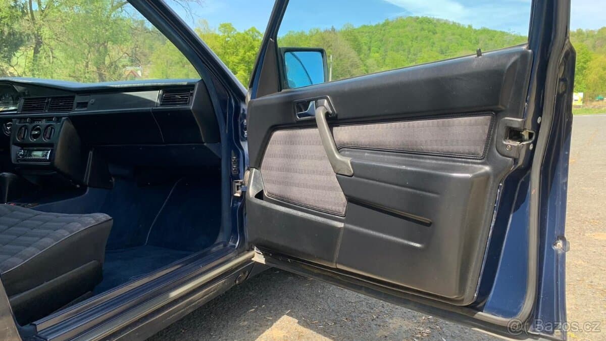 1988 Mercedes-Benz 190 - 15