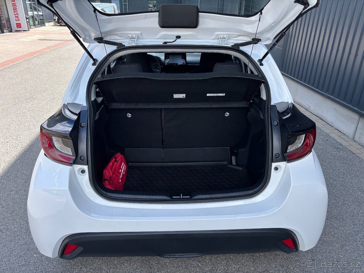 2023 Toyota YARIS - 15