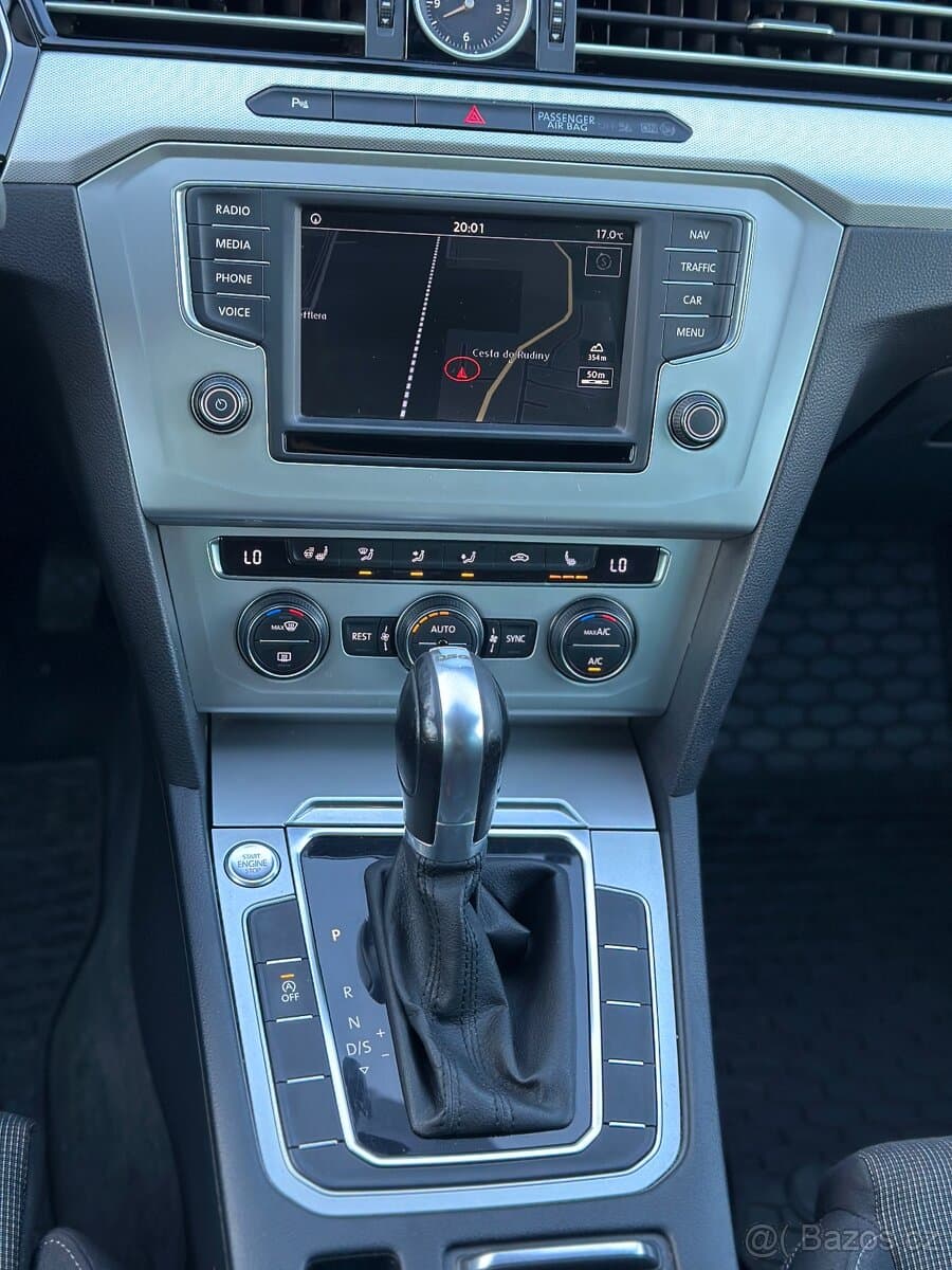 2017 Volkswagen PASSAT - 15