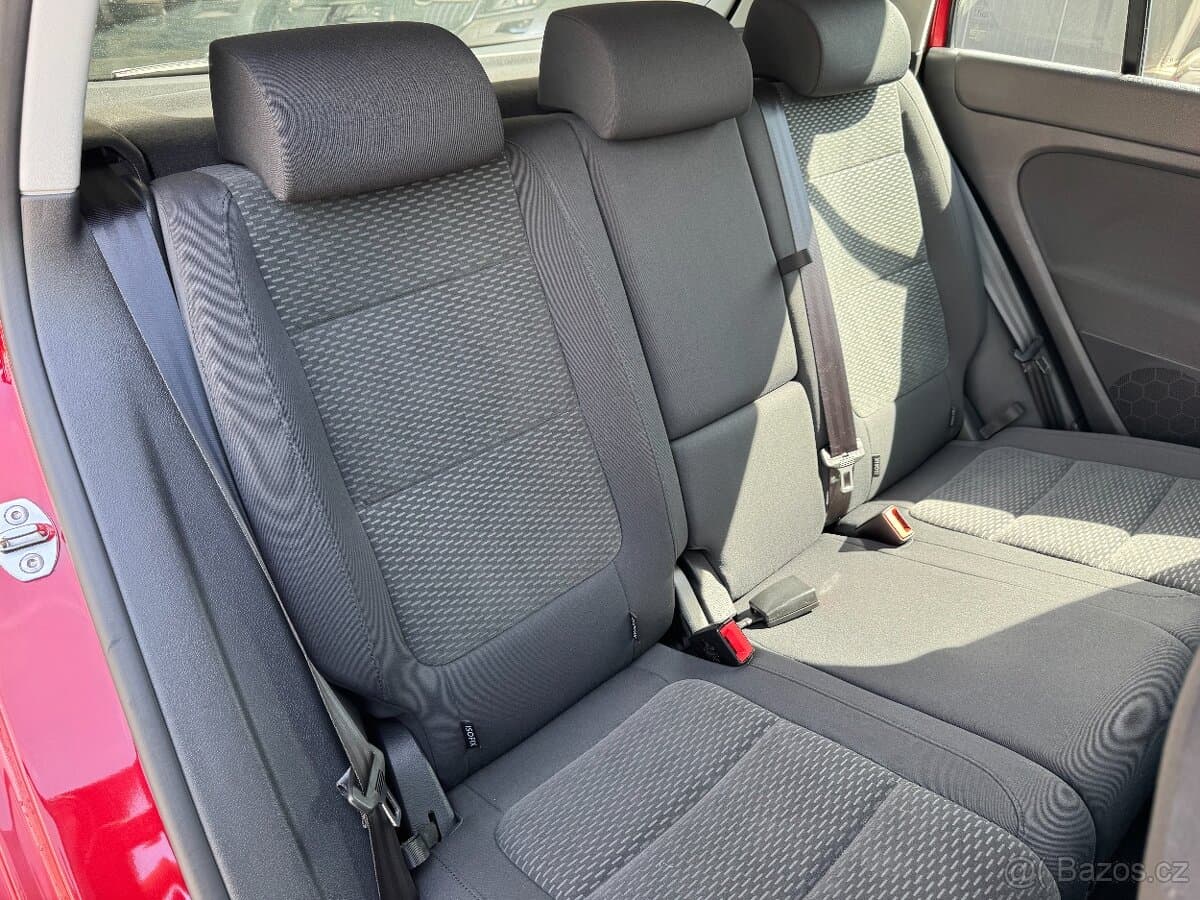 2011 Volkswagen GOLF - 15