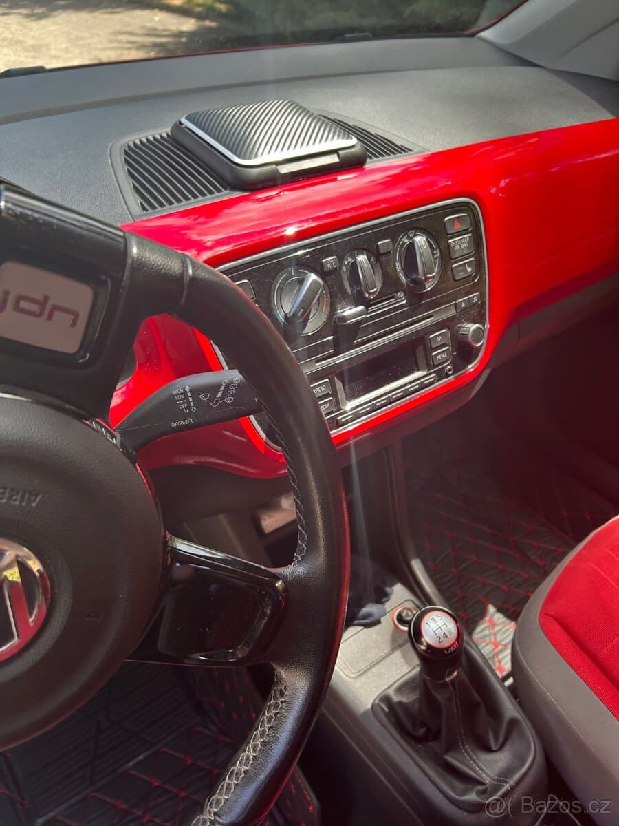 2014 Volkswagen UP! - 15