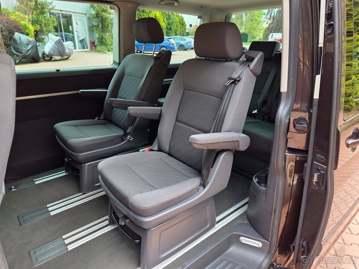 2010 Volkswagen MULTIVAN - 15