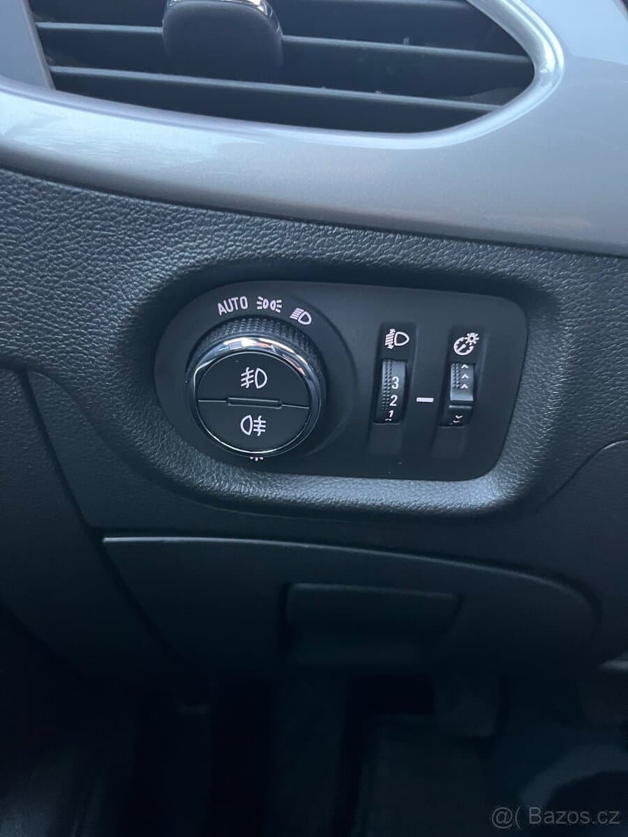 Opel ASTRA - 15