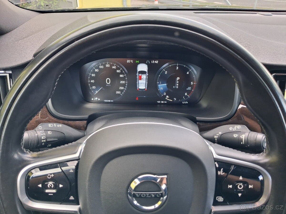 2017 Volvo V90 - 15