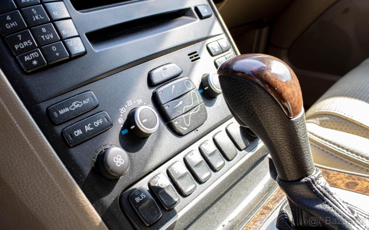 2012 Volvo XC90 - 15