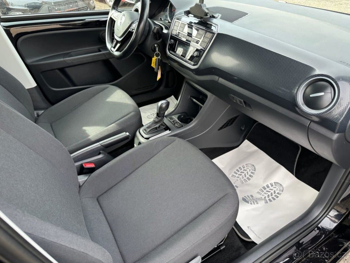 2020 Volkswagen UP! - 15