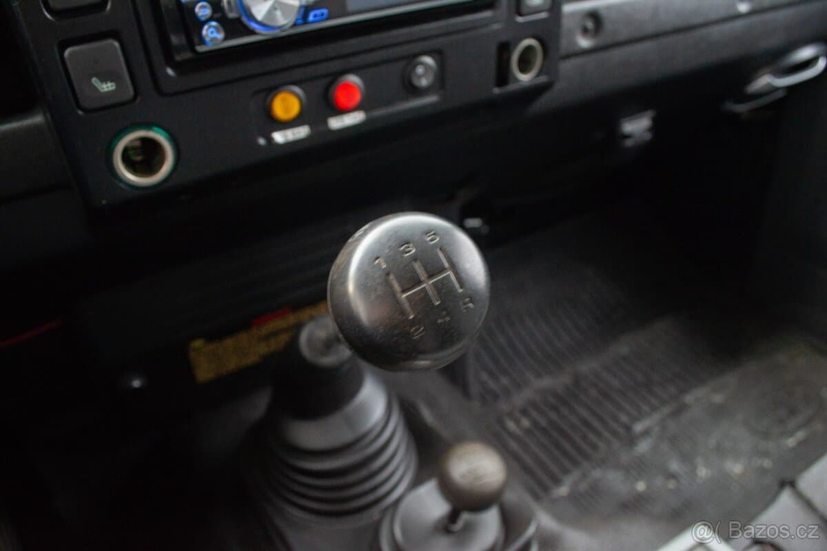 2002 Land Rover DEFENDER - 15