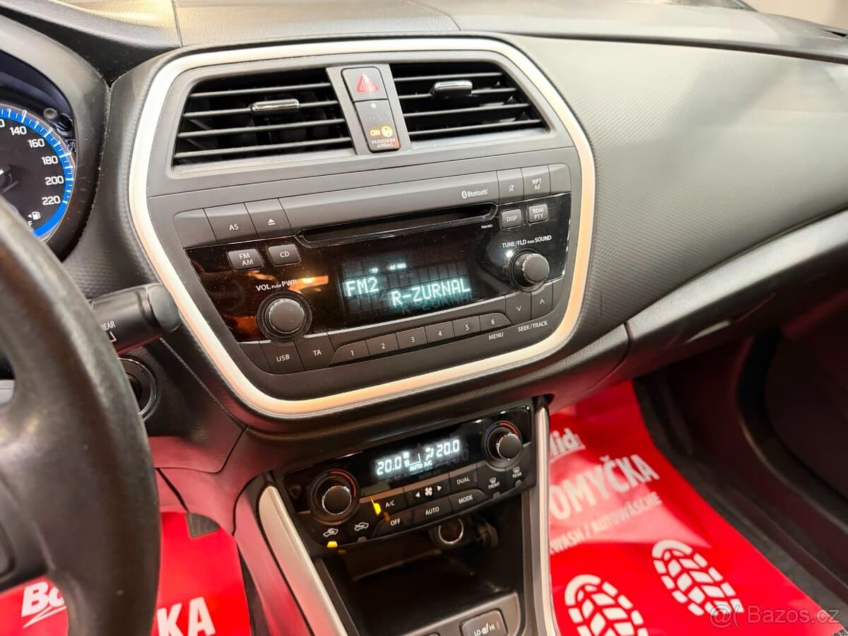 2015 Suzuki S-CROSS - 15