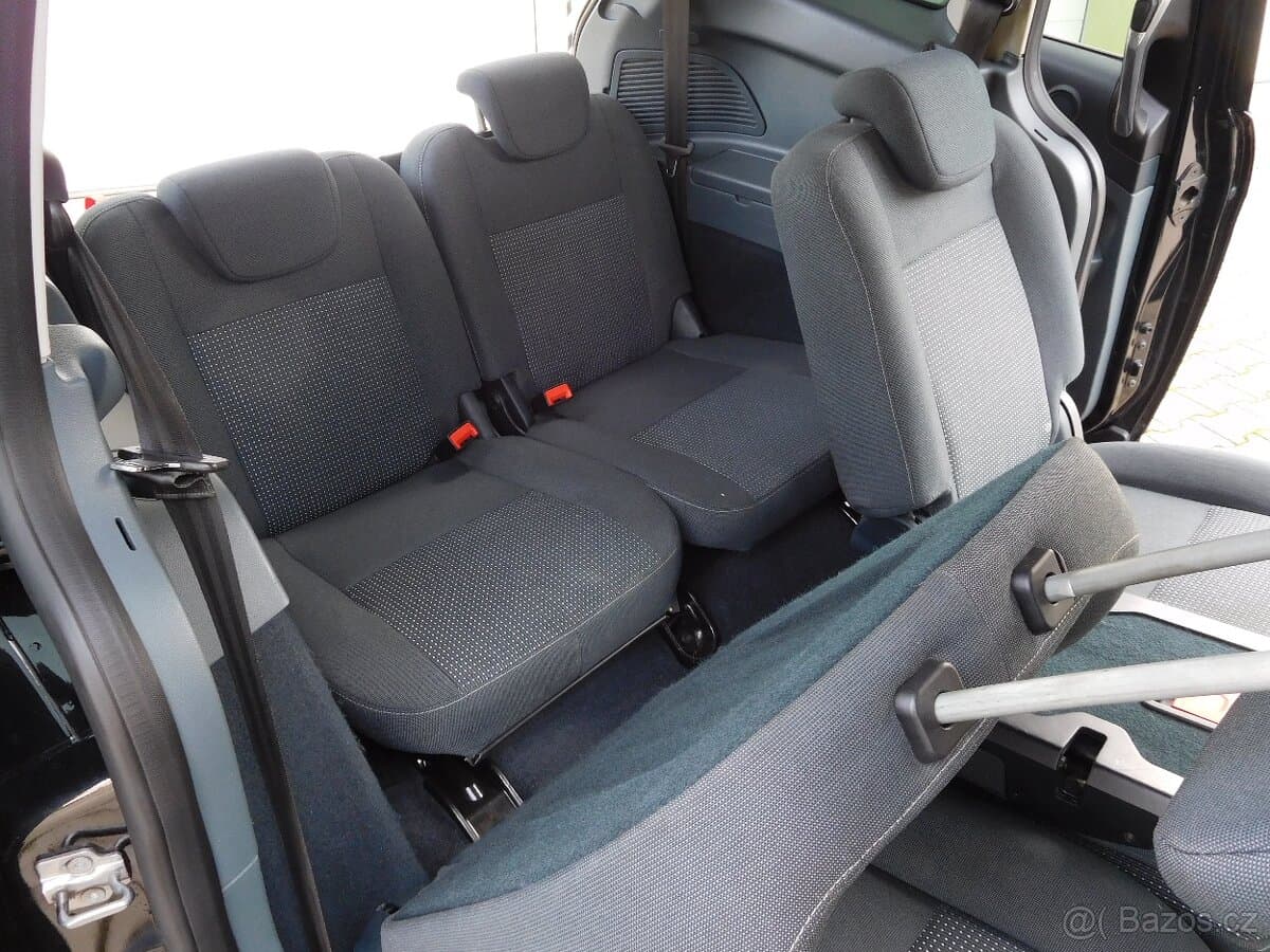2011 Ford C-MAX - 15