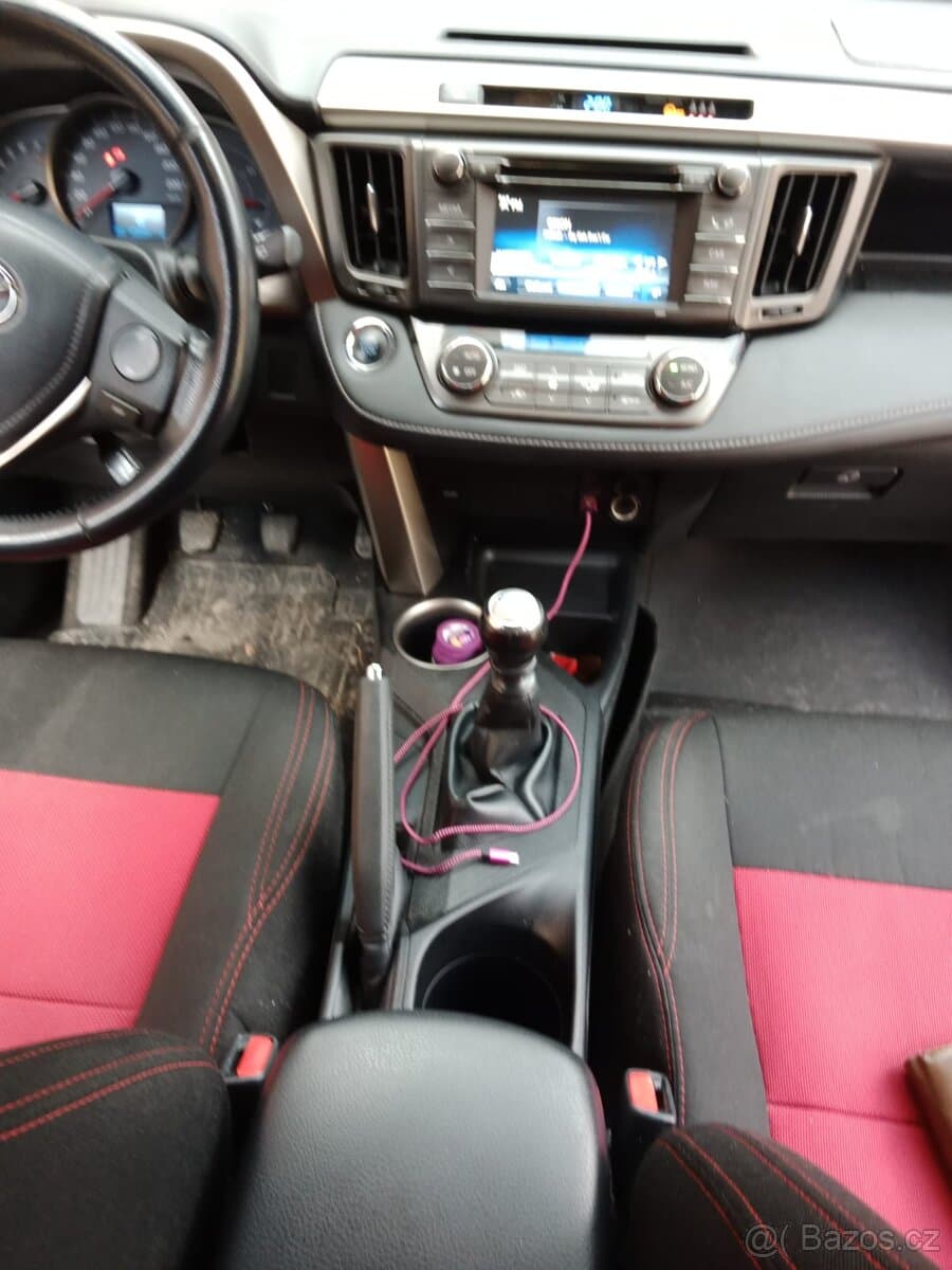 2014 Toyota RAV4 - 15