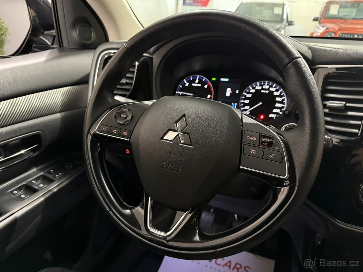 2017 Mitsubishi OUTLANDER - 15