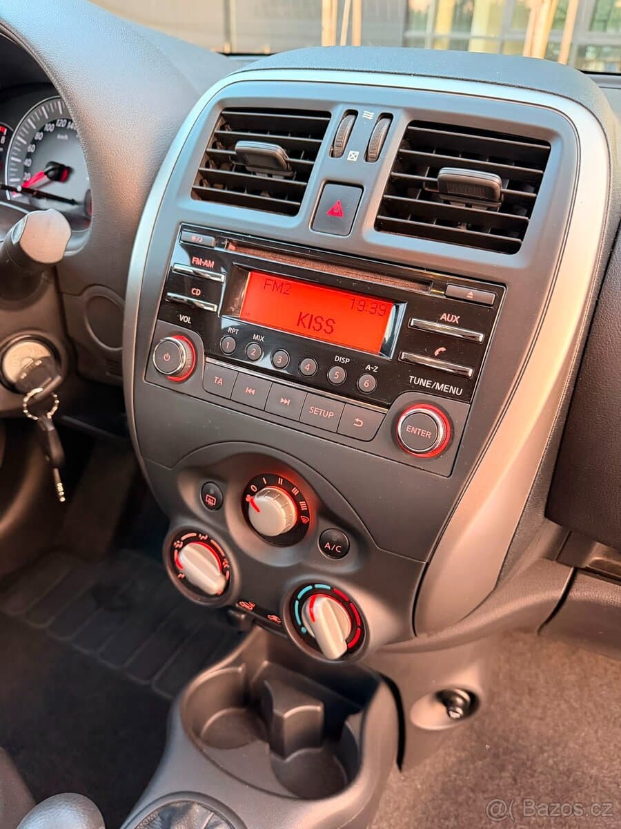 2015 Nissan MICRA - 15