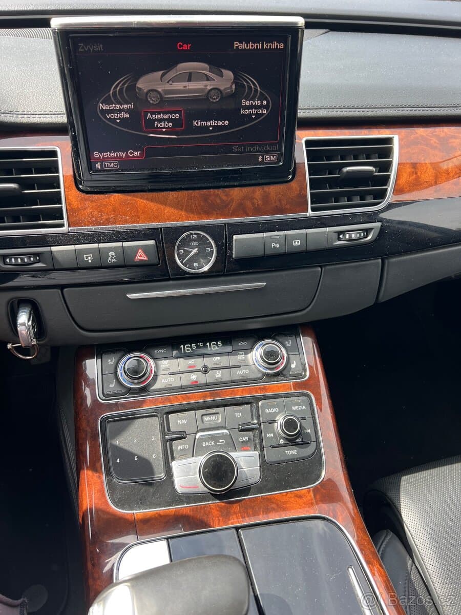 2010 Audi A8 - 15