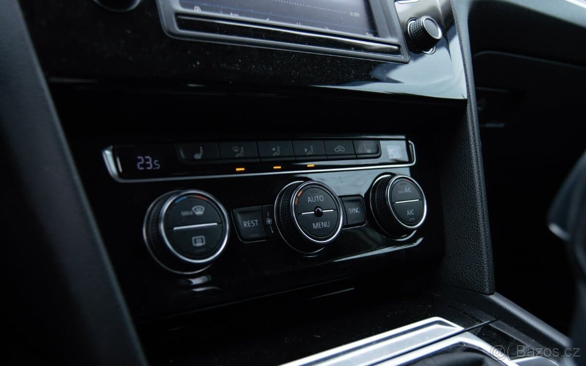 2016 Volkswagen PASSAT - 15