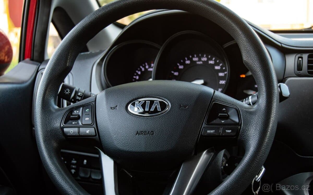 2014 Kia RIO - 15