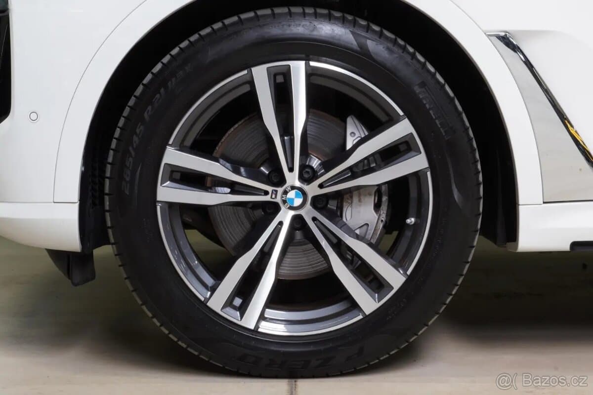 2024 BMW X7 - 15