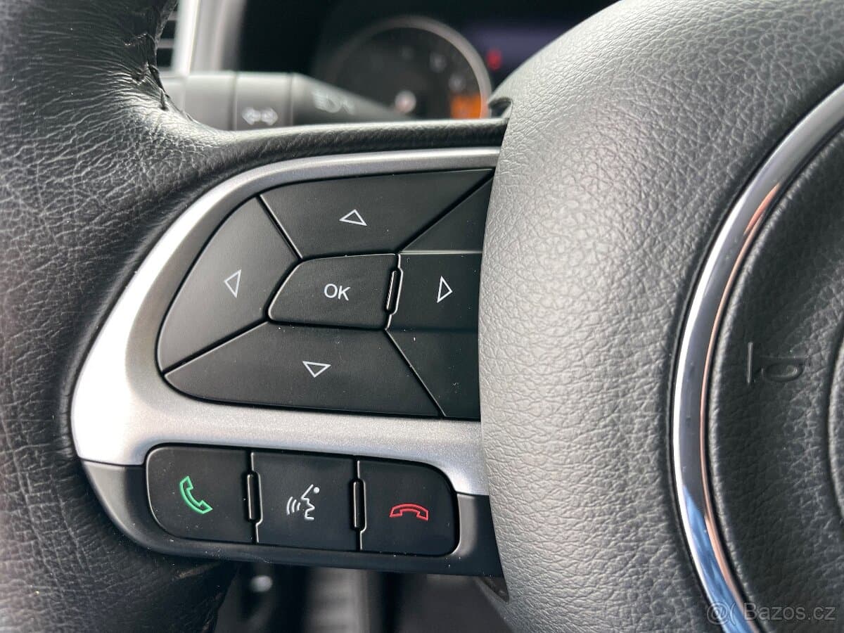 2015 Jeep RENEGADE - 15
