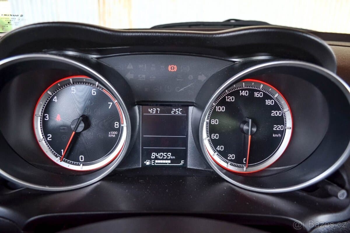 2019 Suzuki SWIFT - 15
