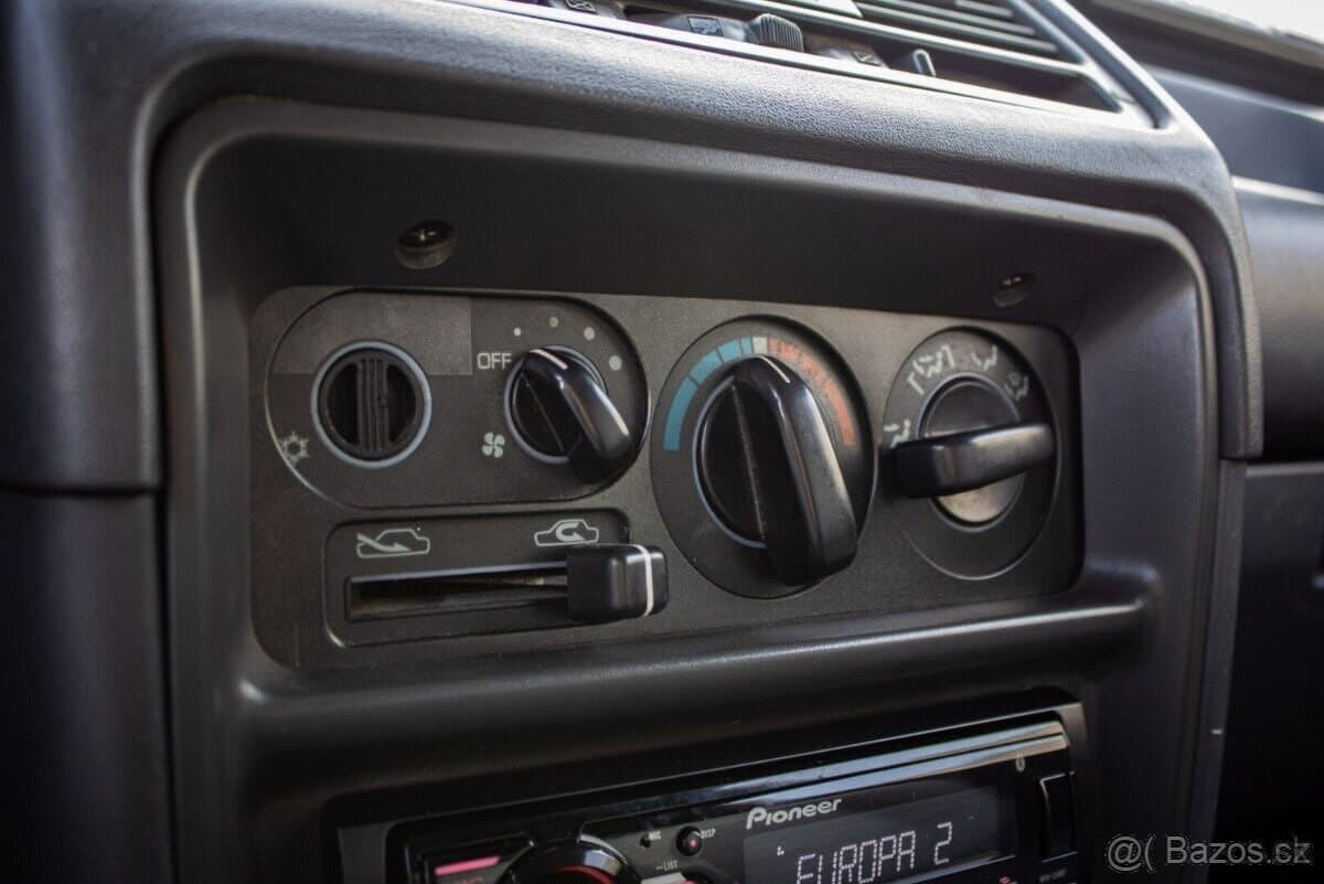 1996 Mitsubishi PAJERO - 15