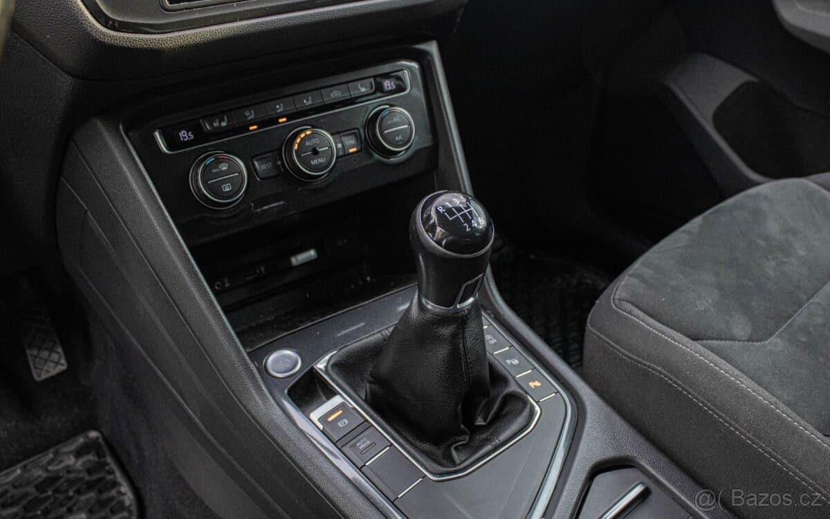 2017 Volkswagen TIGUAN - 15