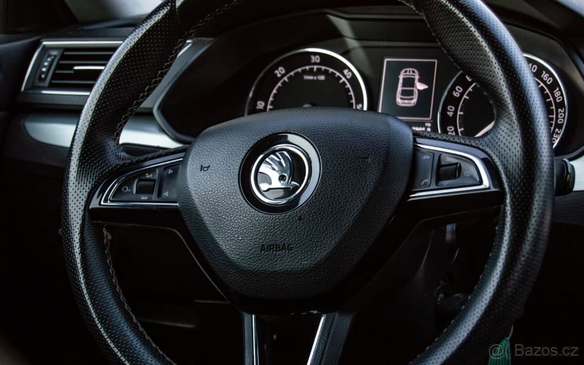 2016 Škoda SUPERB - 15