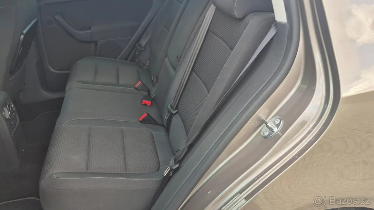 2010 Volkswagen GOLF - 15