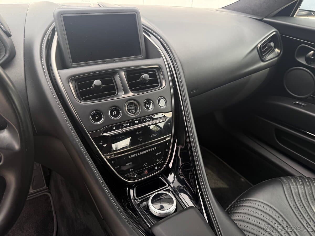 2019 Aston Martin DB11 - 15