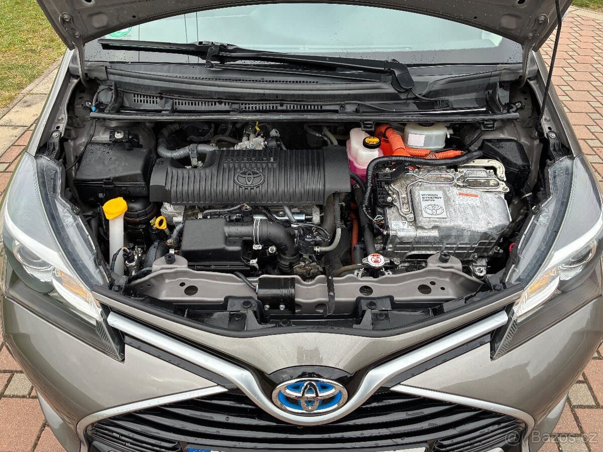 2016 Toyota YARIS - 16