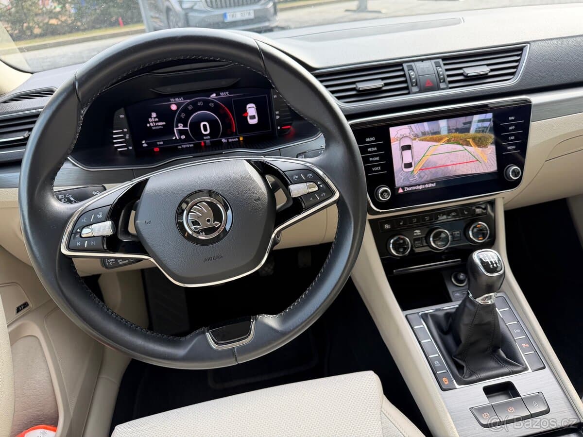 2020 Škoda SUPERB - 16