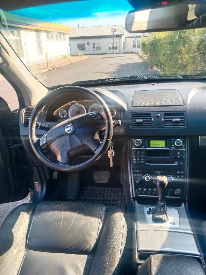 2011 Volvo XC90 - 16