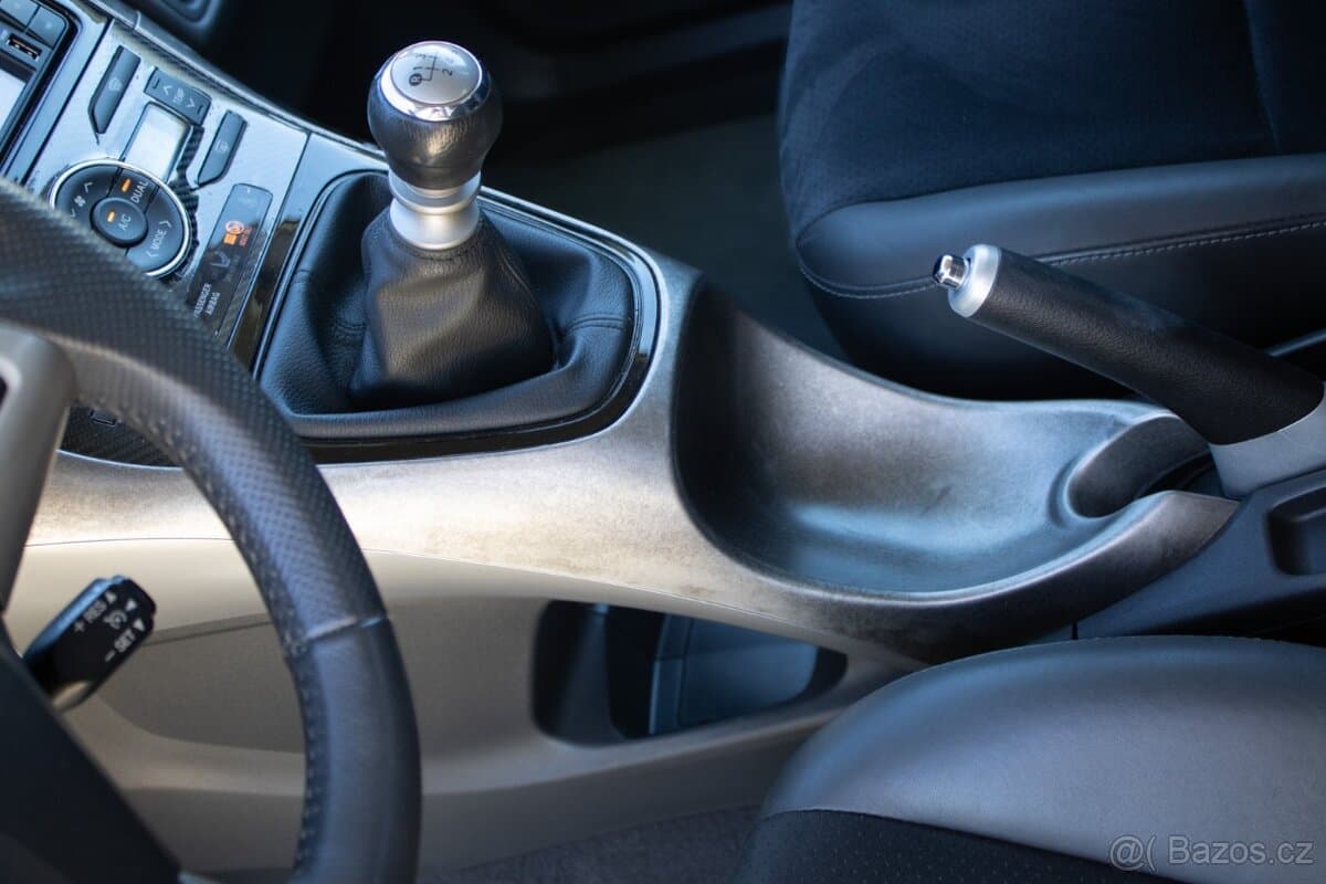 2011 Toyota AURIS - 16