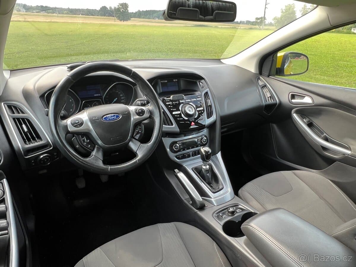 2011 Ford FOCUS - 16