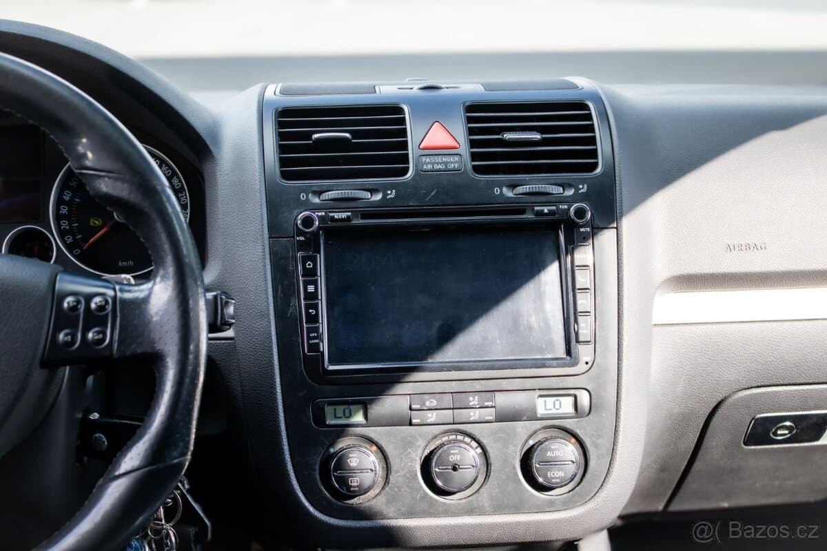 2001 Volkswagen GOLF - 16