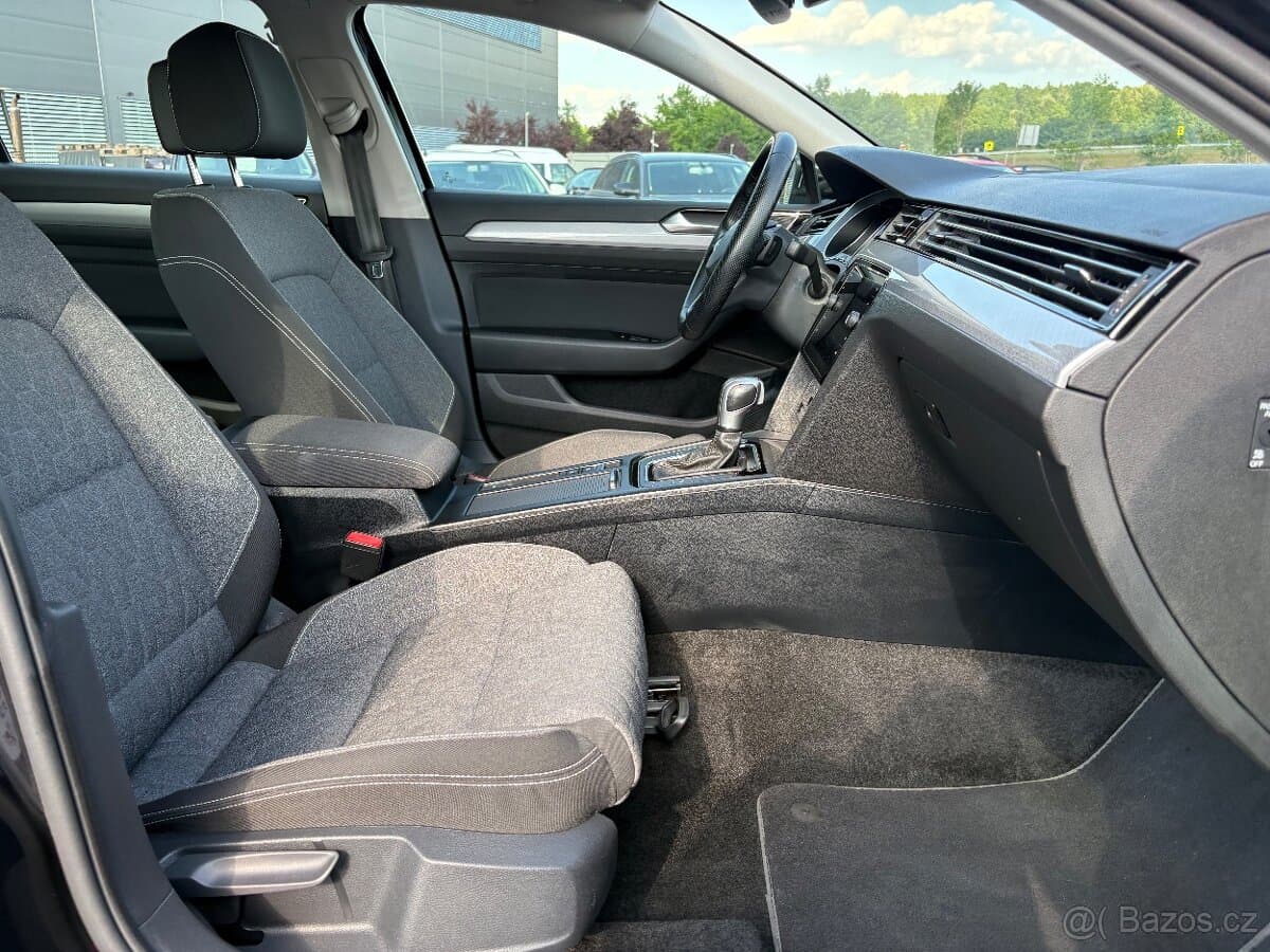 2022 Volkswagen PASSAT - 16