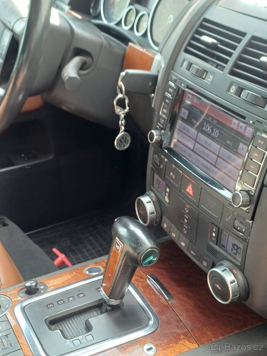 2004 Volkswagen TOUAREG - 16