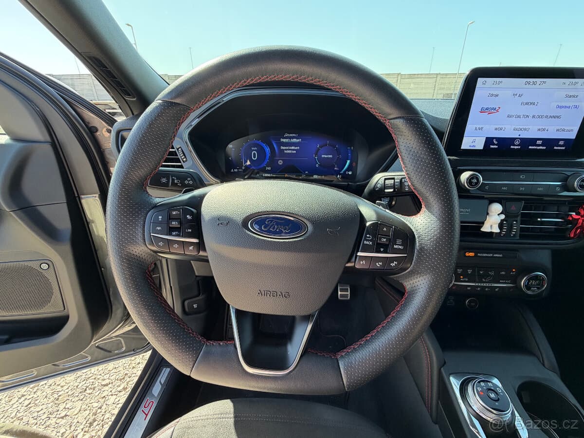 2020 Ford KUGA - 16