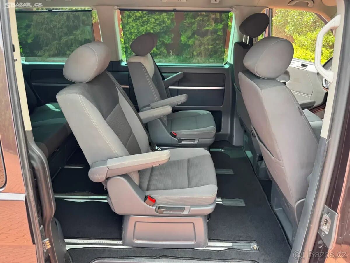 2011 Volkswagen MULTIVAN - 16