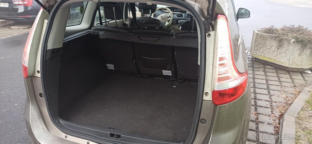 2013 Renault SCENIC - 16
