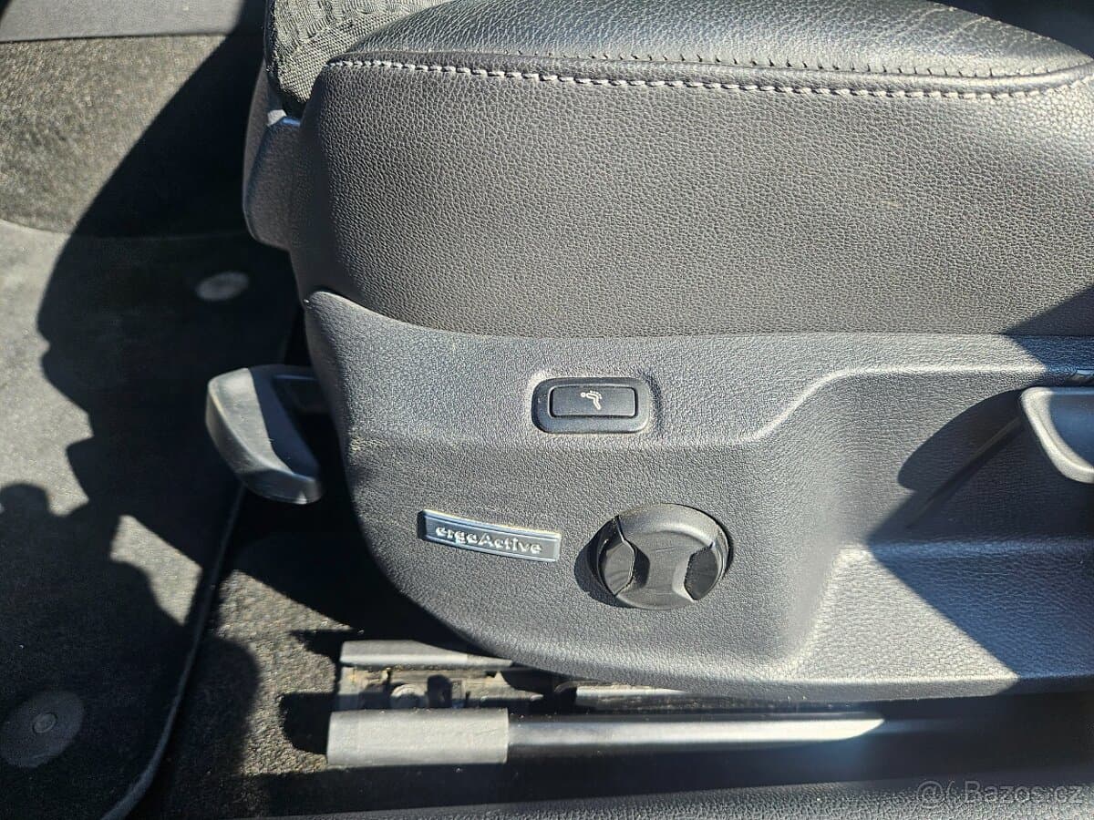 2013 Volkswagen GOLF - 16