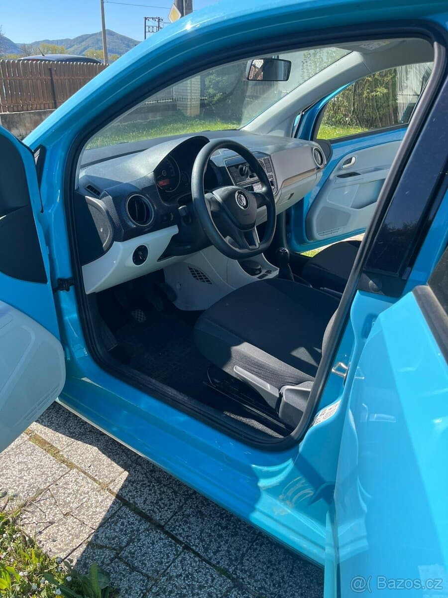 2017 Volkswagen UP! - 16