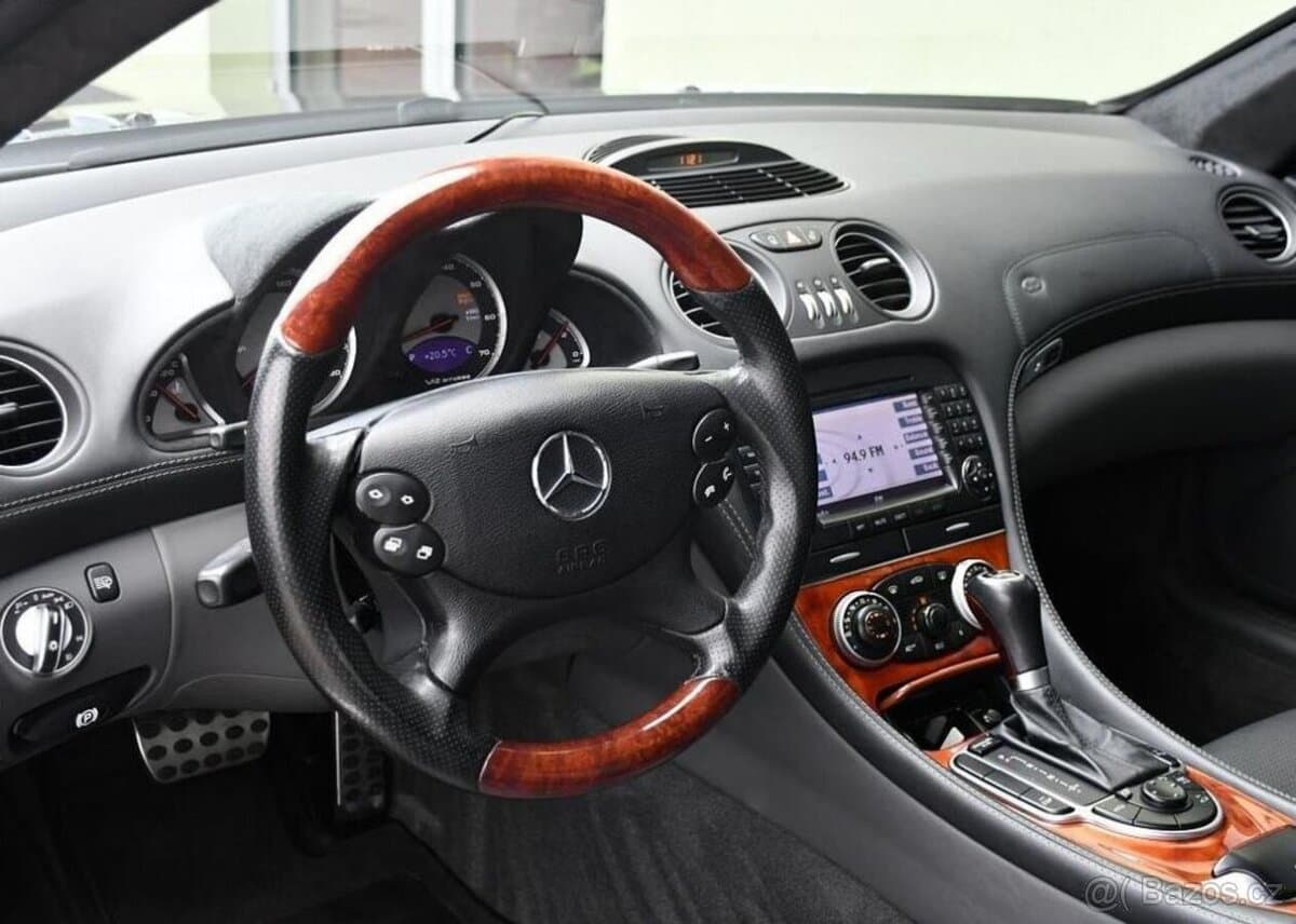 2005 Mercedes-Benz SL - 16
