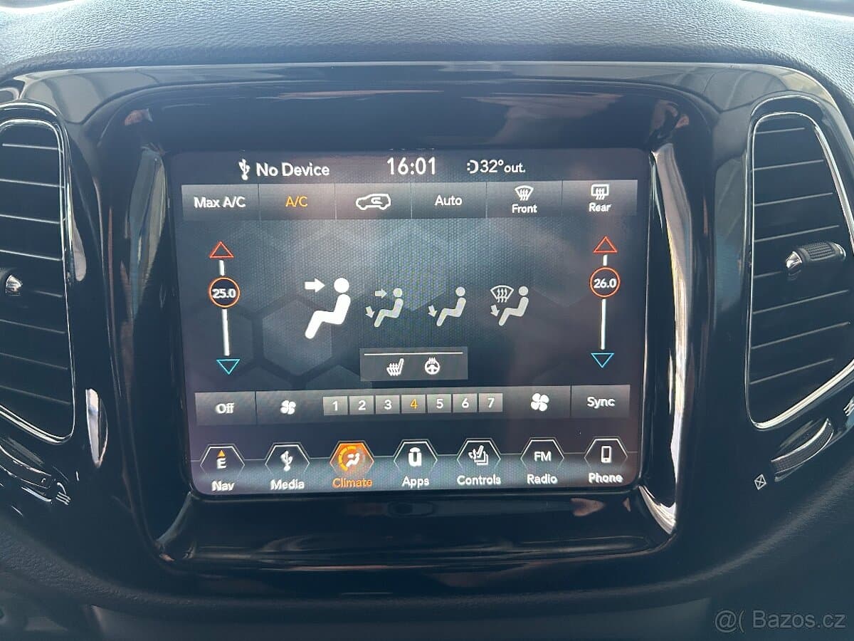 2019 Jeep COMPASS - 16