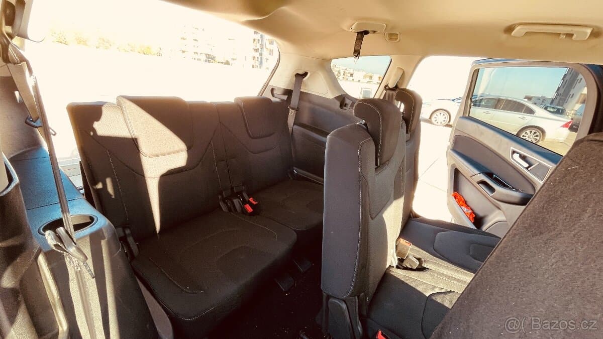 2021 Ford S-MAX - 16