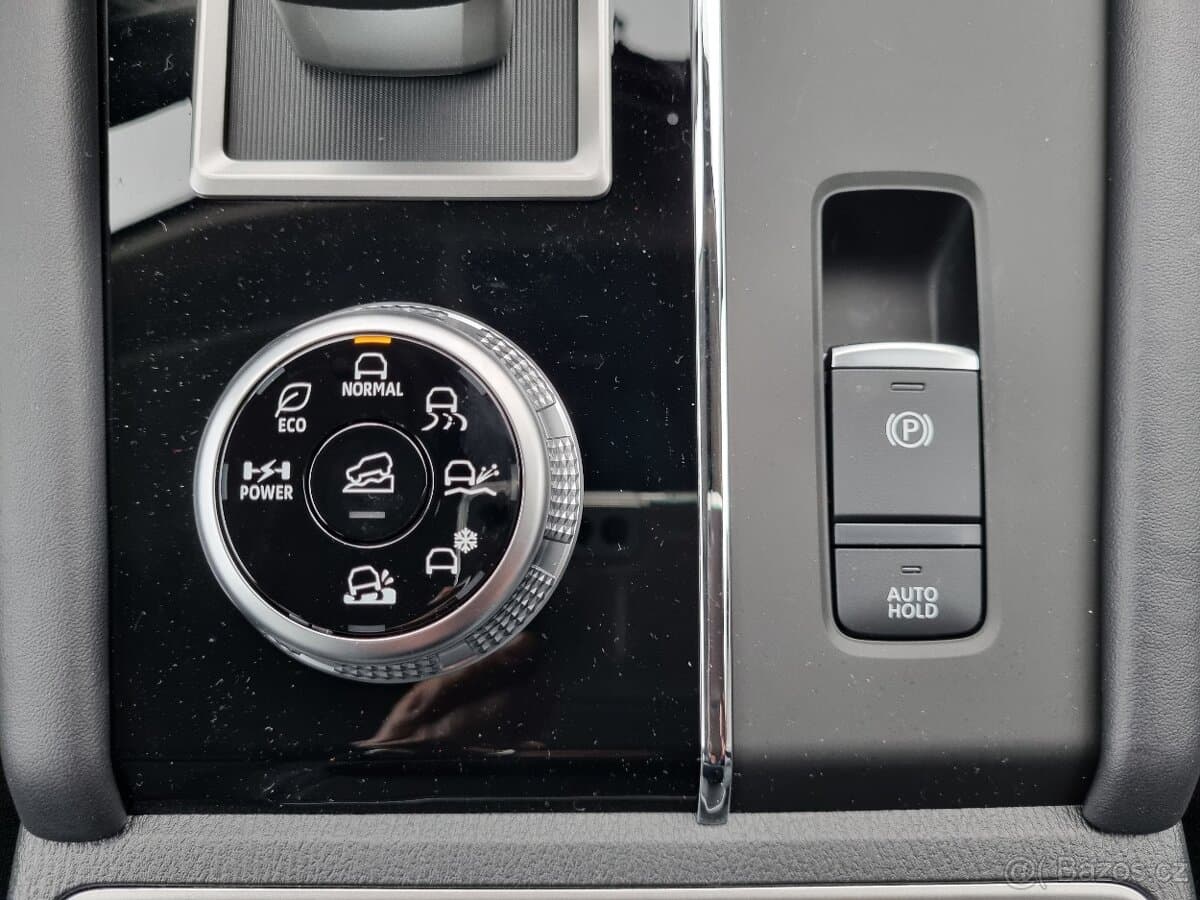 2025 Mitsubishi OUTLANDER - 16